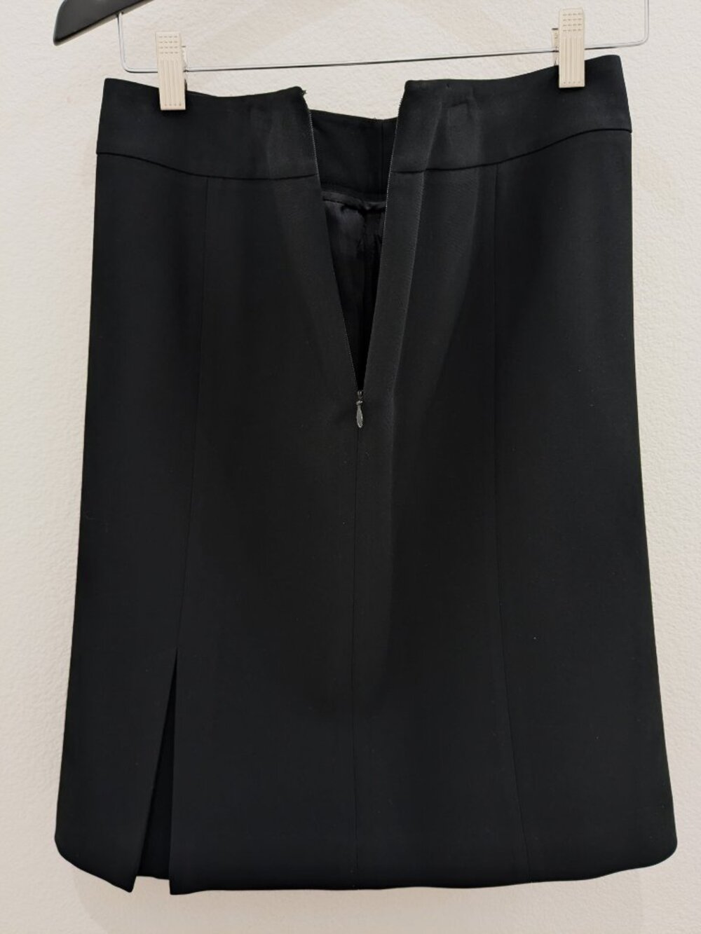 Ann Taylor Black Pencil Skirt - Tailored Office Essential - New - Picture 2 of 4
